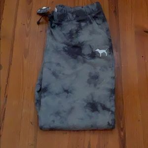 Victoria’s Secret Pink Gray Size L Sweatpants